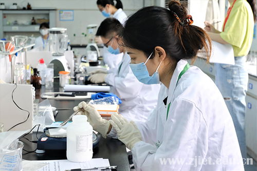 省職業(yè)院校技能大賽高職組農(nóng)產(chǎn)品質(zhì)量安全檢測(cè)賽項(xiàng)在我校成功舉辦，技術(shù)服務(wù)彰顯專業(yè)實(shí)力